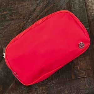 Lululemon Everywhere Belt Bag 1L